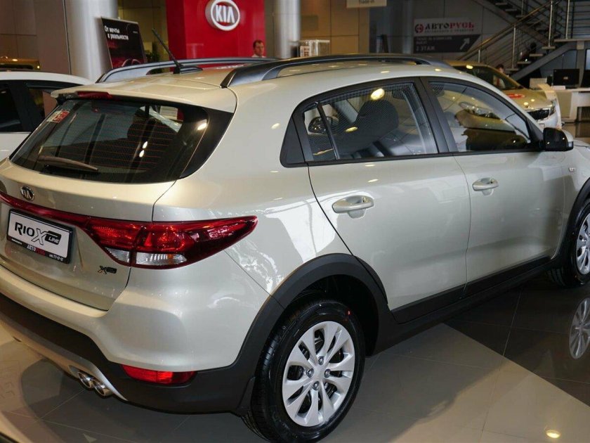 Kia Rio x-line серебристая