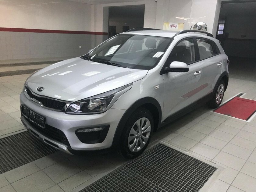Kia Rio x-line серебристая