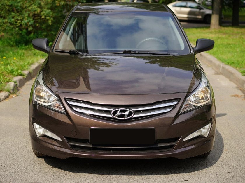 Hyundai Solaris 2016 коричневый