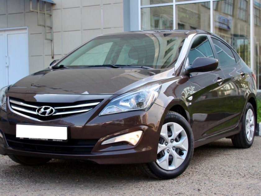 Hyundai Solaris 2015 коричневый
