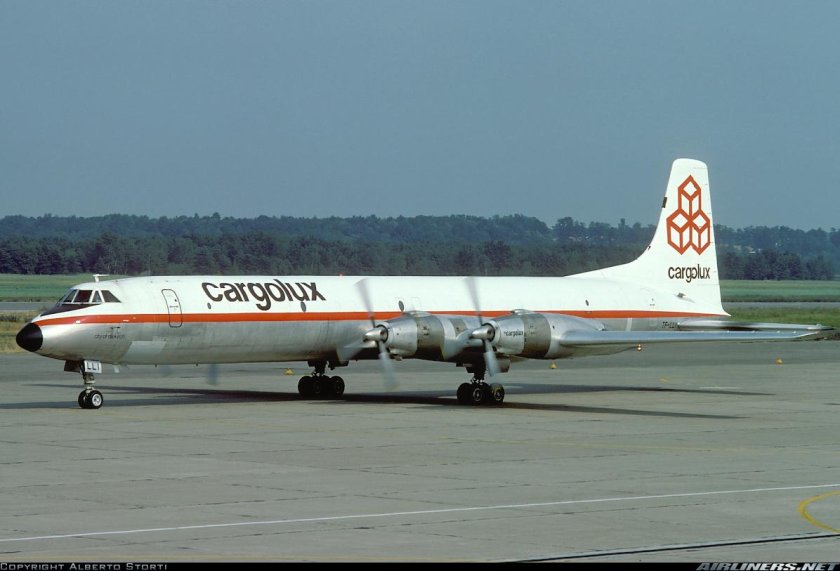 Самолет CL-44