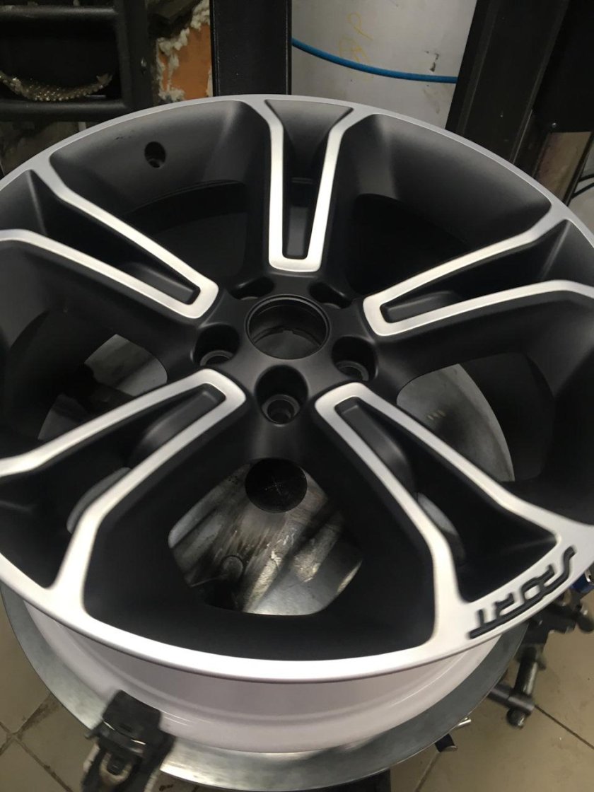 Литые диски в 2 цвета