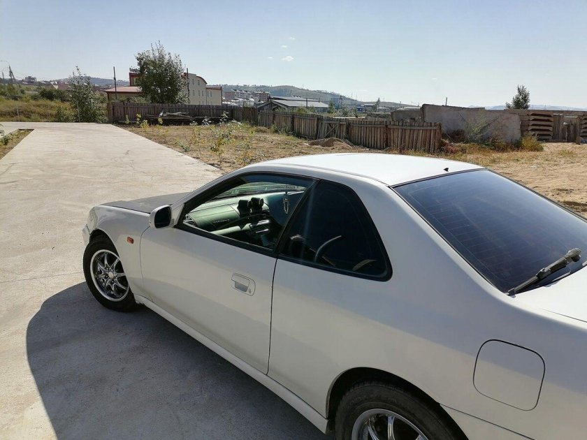 Хонда Прелюд белая