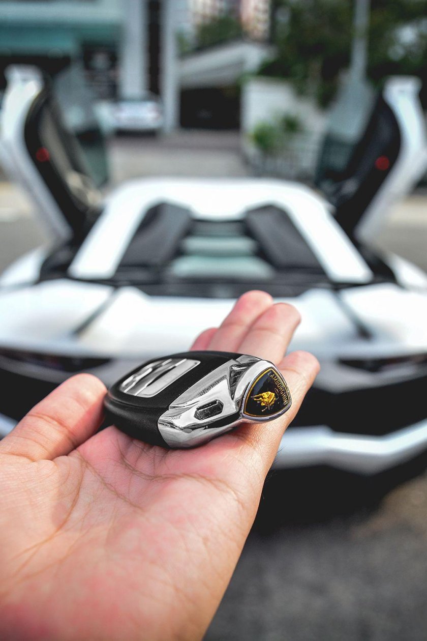 Ключ от Ламборгини авентадор