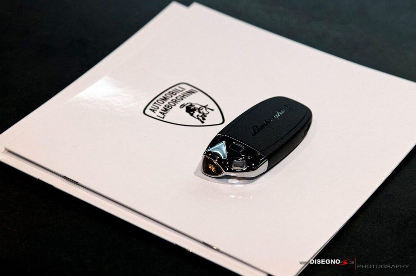 Ключ от Ламборджини Хуракан