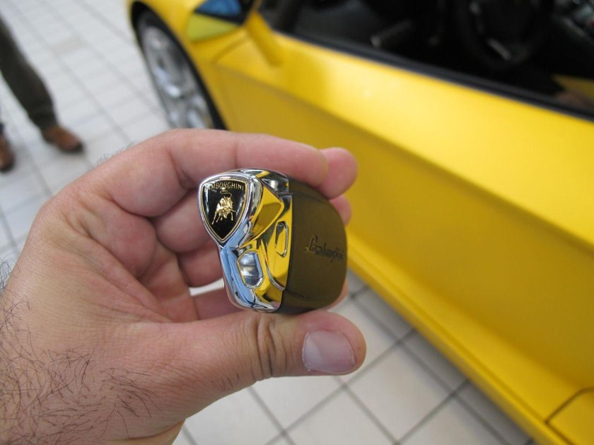Ключ от Ламборгини Хуракан