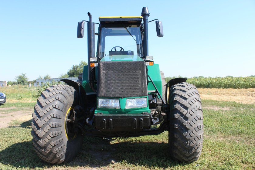 Трактор Бизон 4х4