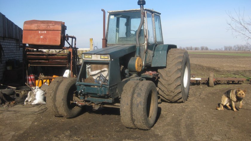 Трактор Бизон с ЯМЗ 236