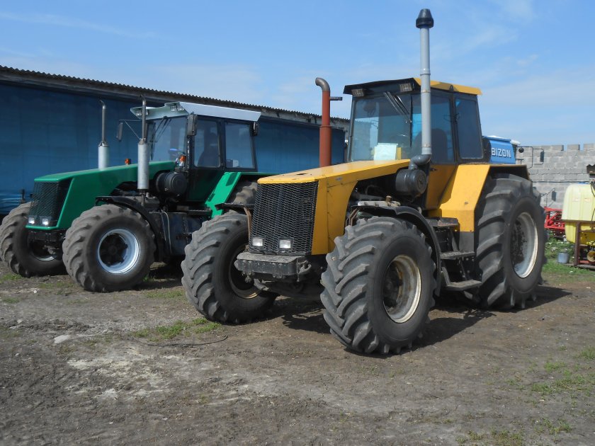 Трактор Бизон