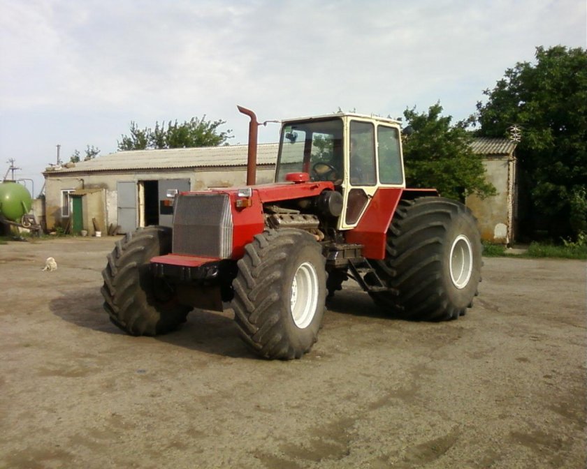 Трактор Бизон 4х4