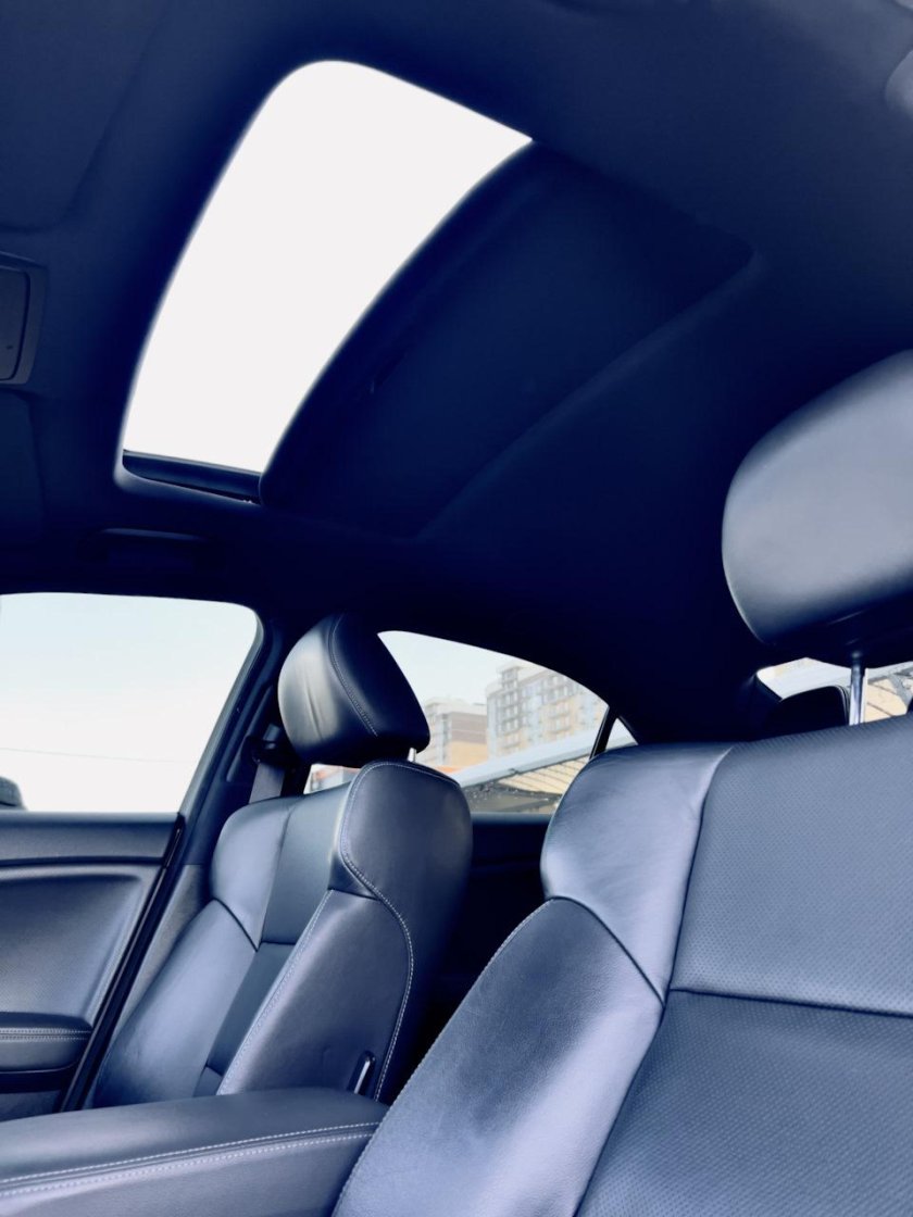 Черный потолок Honda Accord 6