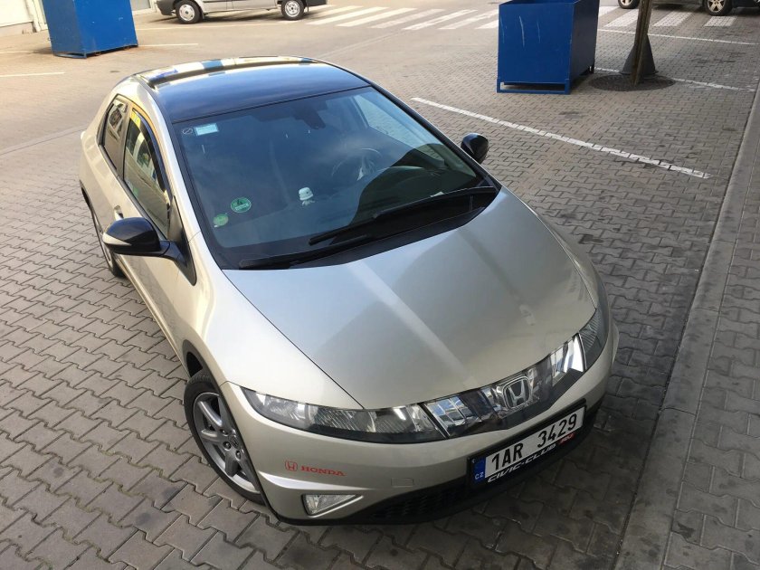 Honda Civic 5d черная крыша