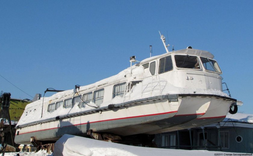 Речной пассажирский катер Заря