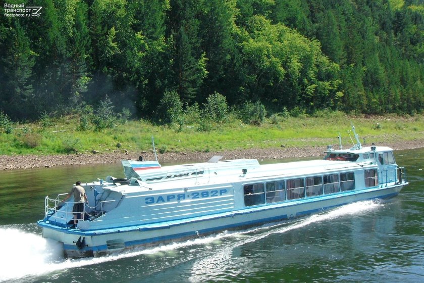 Теплоход Заря 222