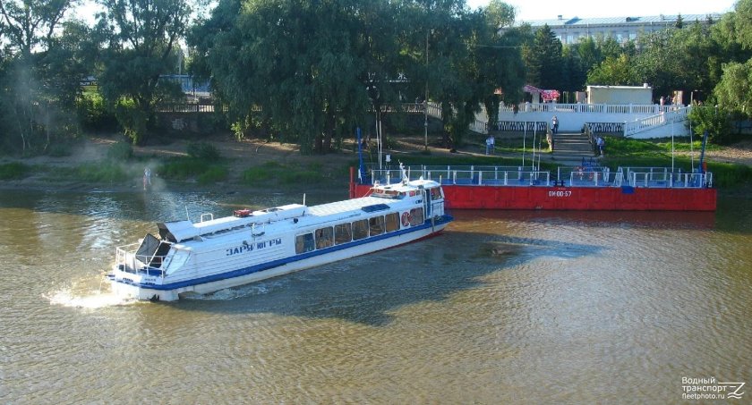 Теплоход Заря Югры