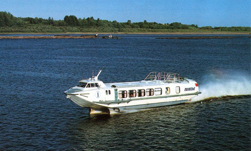 Анатолий Угловский теплоход