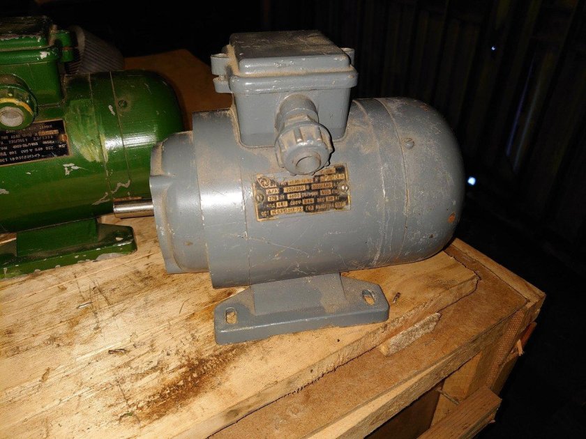 Эл.двигатель АОЛП-12-10 ту