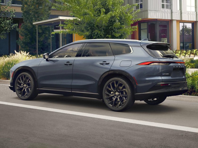 Тойота Краун паркетник