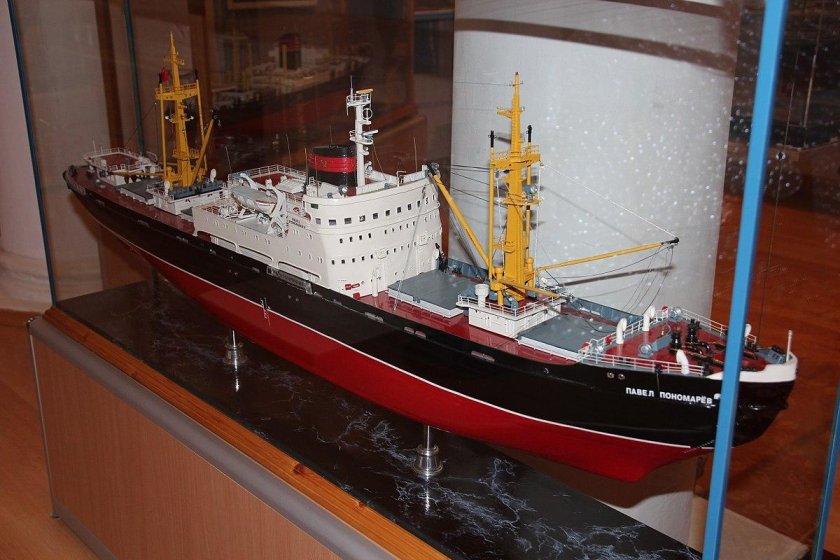 Дизель электроход Павел Пономарев