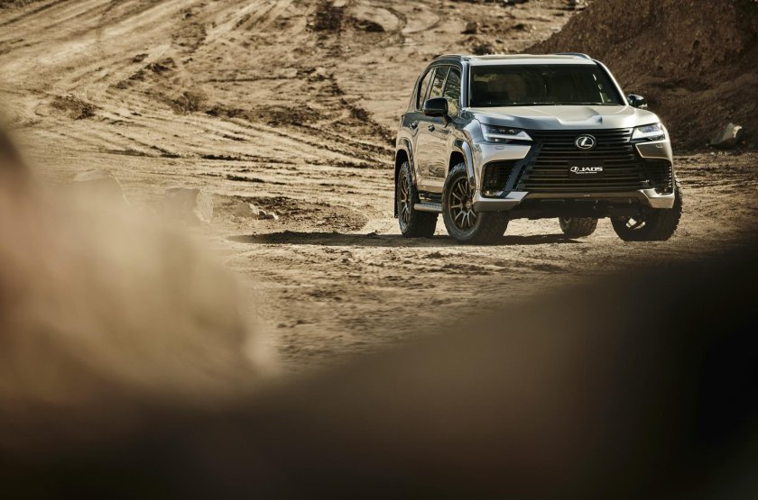 Lexus lx600 off Road