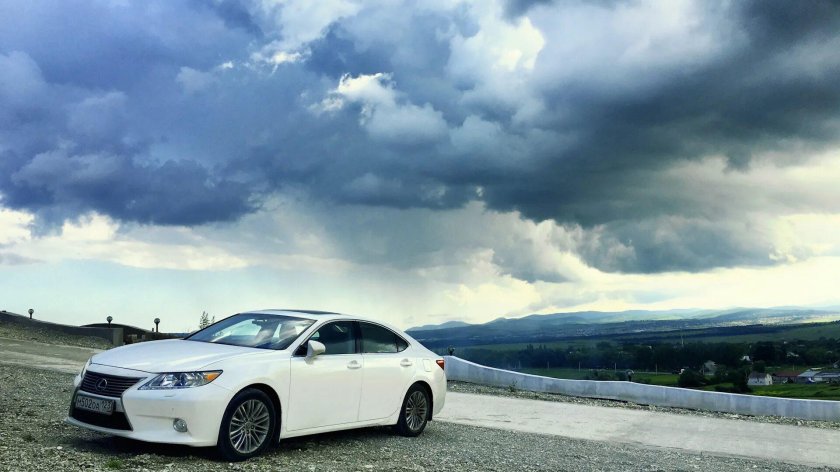 Люк Lexus es 250