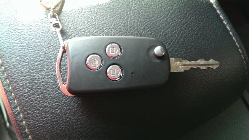 Откидной ключ УАЗ Патриот