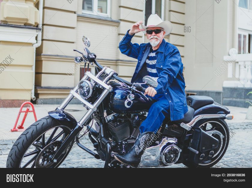 Ковбой на мотоцикле фото