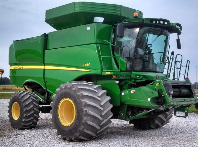 John Deere s660