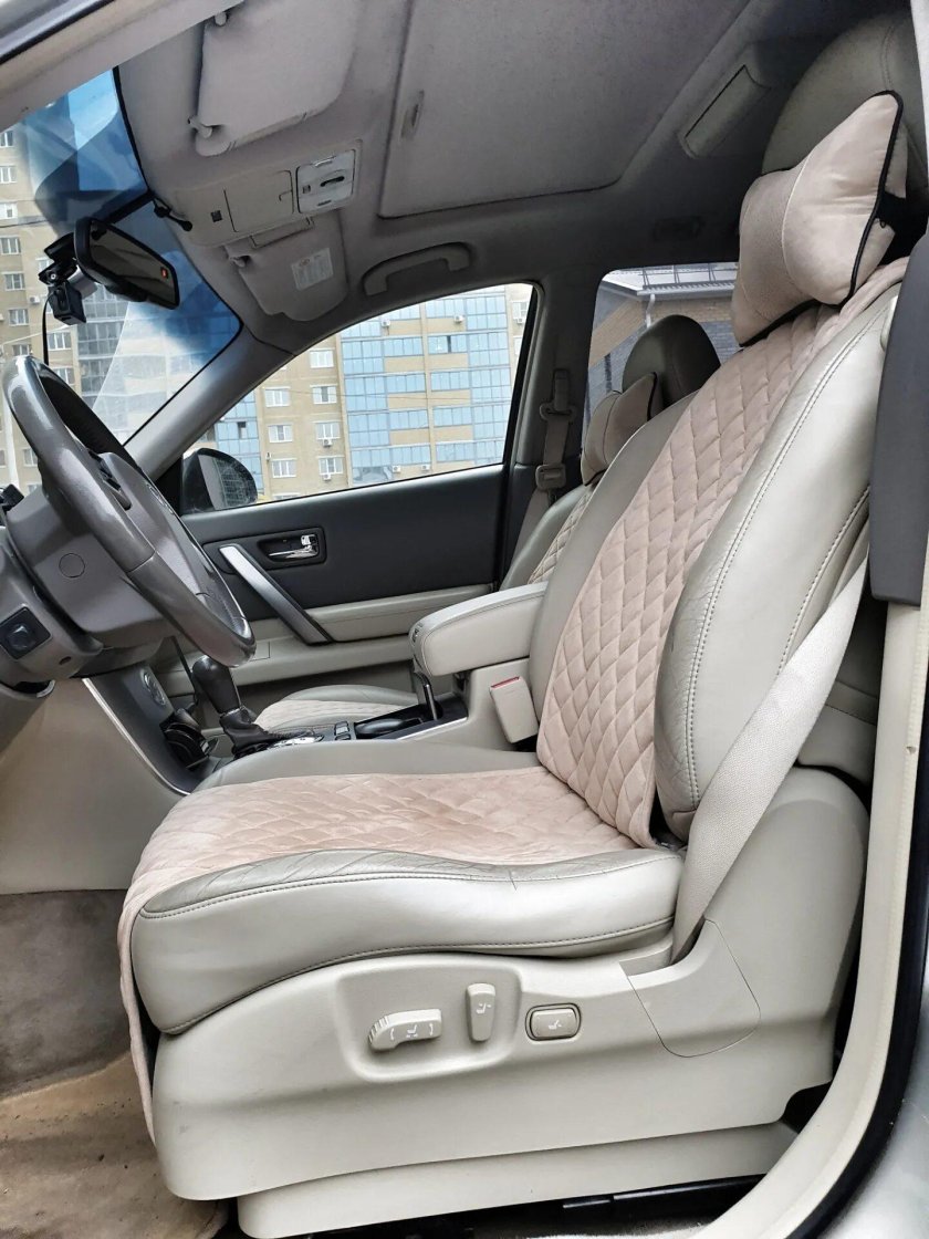 Чехлы на Инфинити fx35