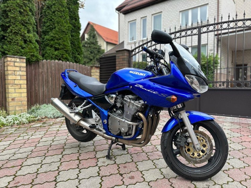 Kawasaki ZR 750 2001