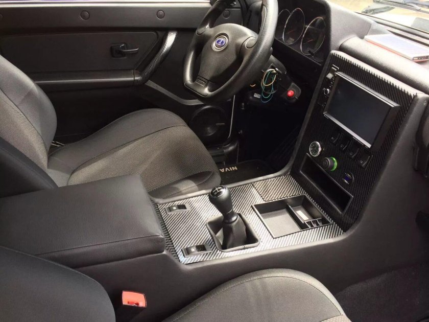 Центральная консоль Нива 21214