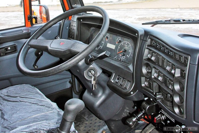 КАМАЗ 43118 салон