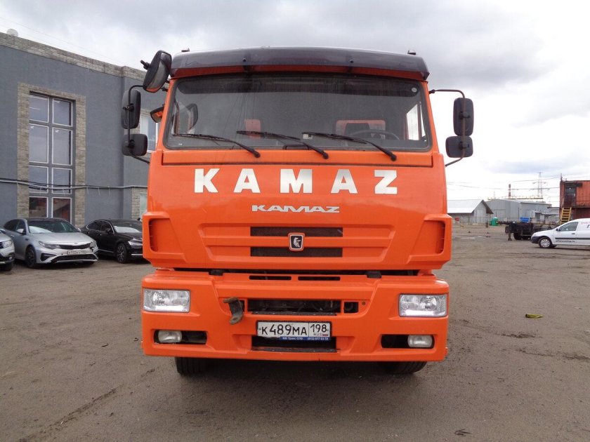 КАМАЗ 6520 самосвал оранжевый