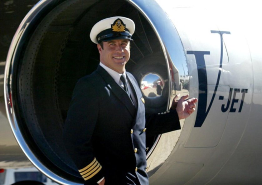 Джон Траволта пилот