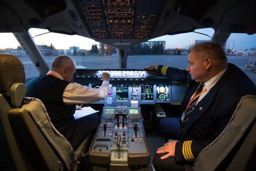 Азимут авиакомпания Суперджет 100