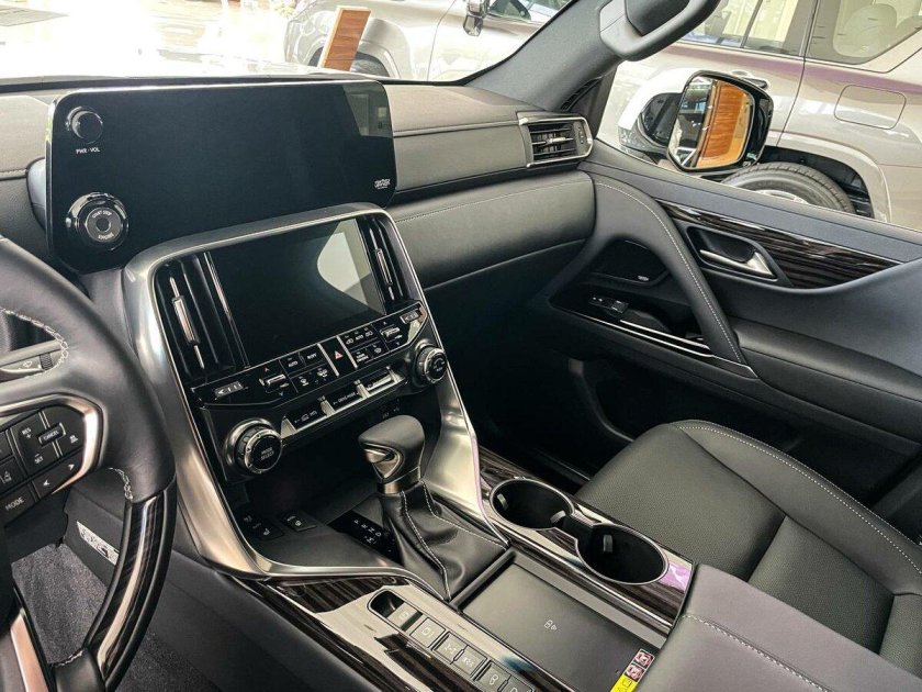 Lexus LX 2022 салон