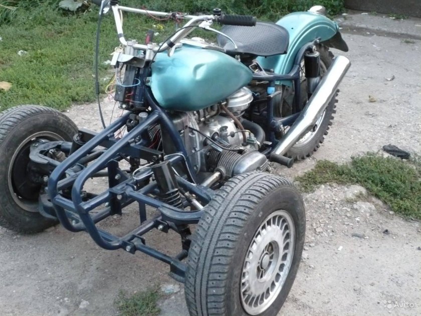 Трицикл Урал болотоход