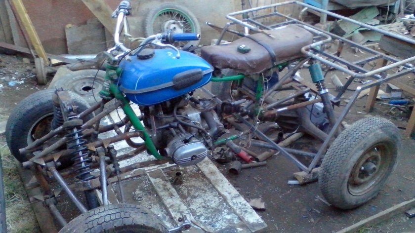 Трайк Урал с двигателем ВАЗ 2109