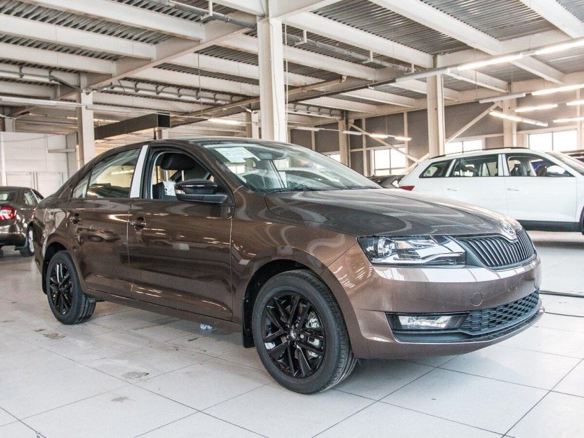 Шкода Рапид 2017 коричневый