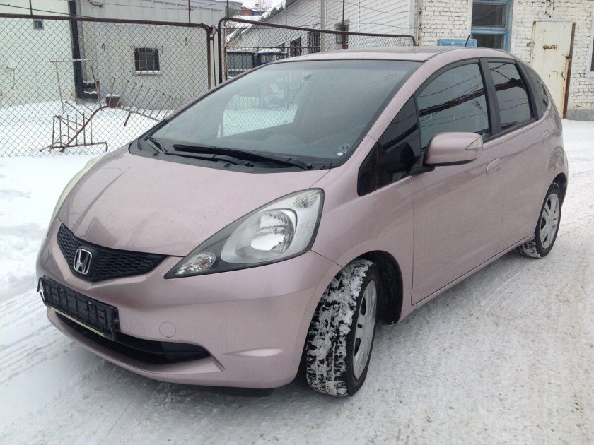 Honda Jazz розовая
