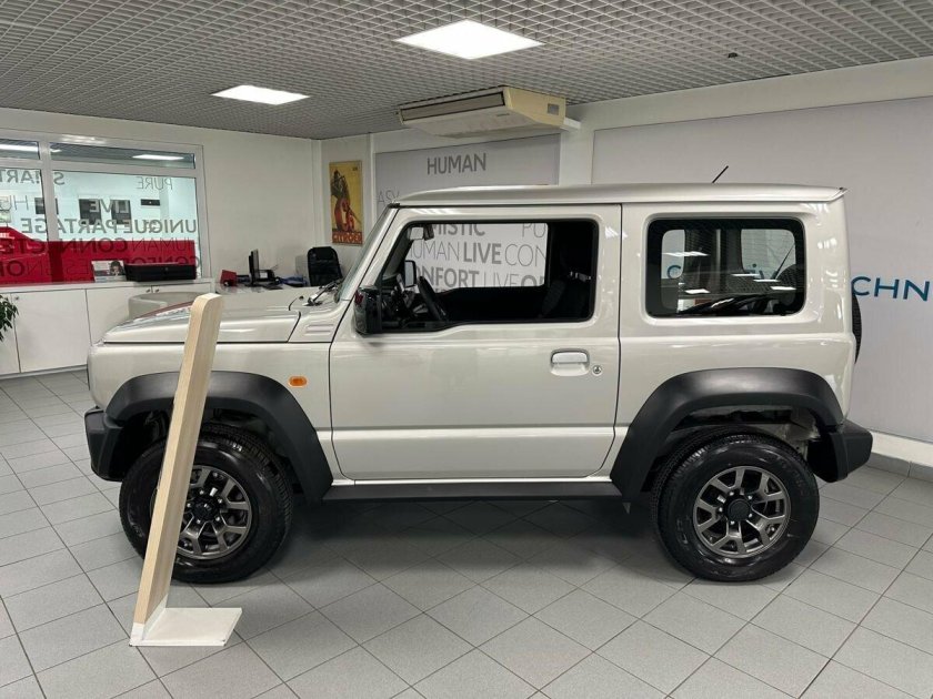 Сузуки Джимни 2023