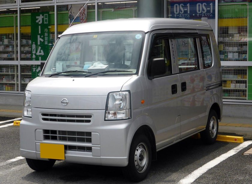 Nissan nv100