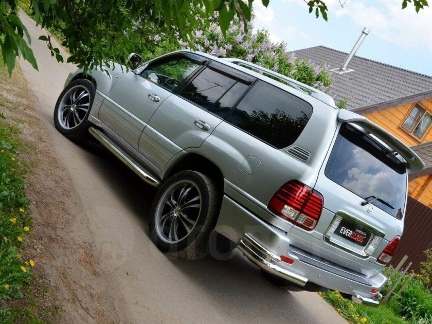 Лексус ЛХ 470 серебристый