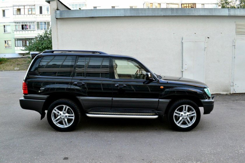 Лексус ЛХ 470 черный Рестайлинг