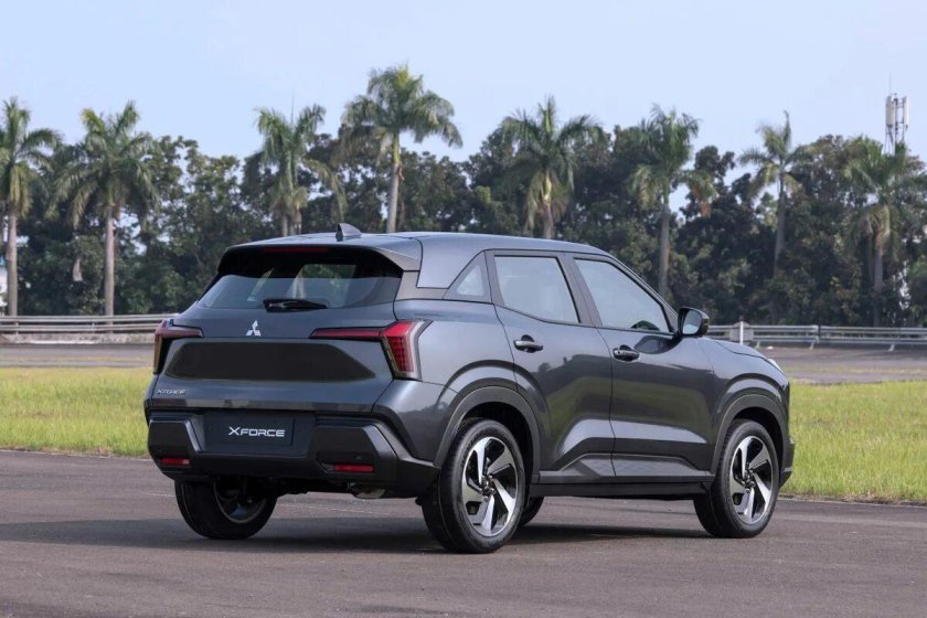 Mitsubishi паркетник