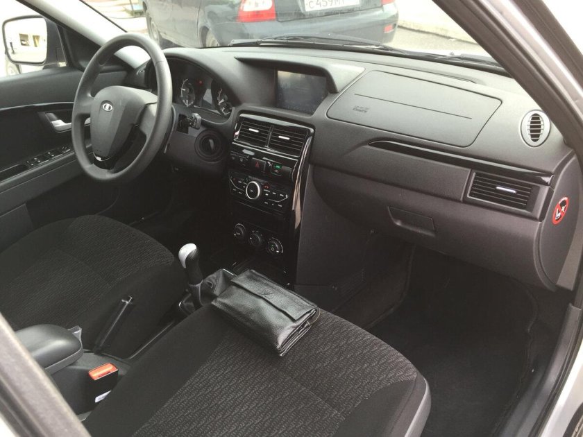 Приора Блэк эдишн комплектация