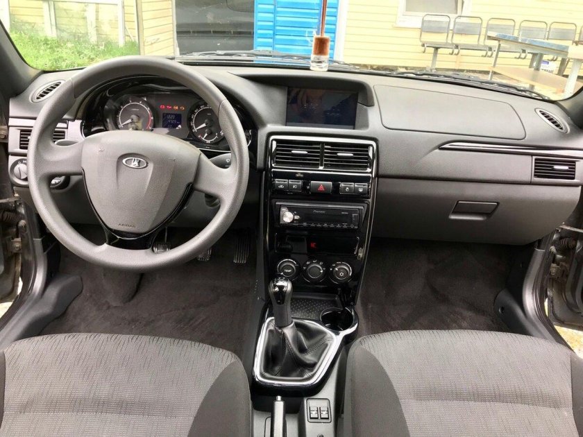 Лада Приора Люкс 2018 автомат