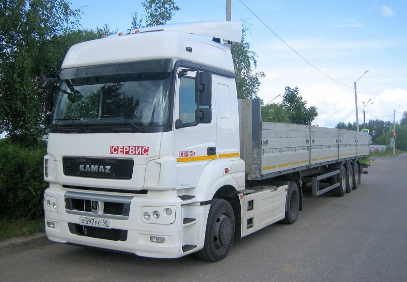 КАМАЗ 65207 тягач седельный