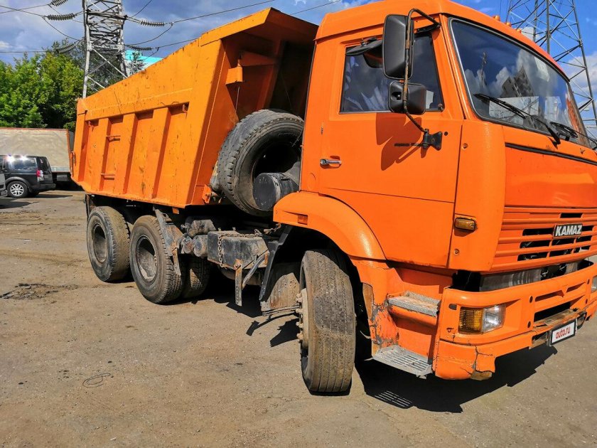КАМАЗ оранжевый 65115 самосвал