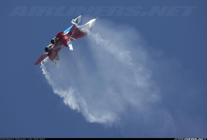 Фигура высшего пилотажа Кобра Пугачева